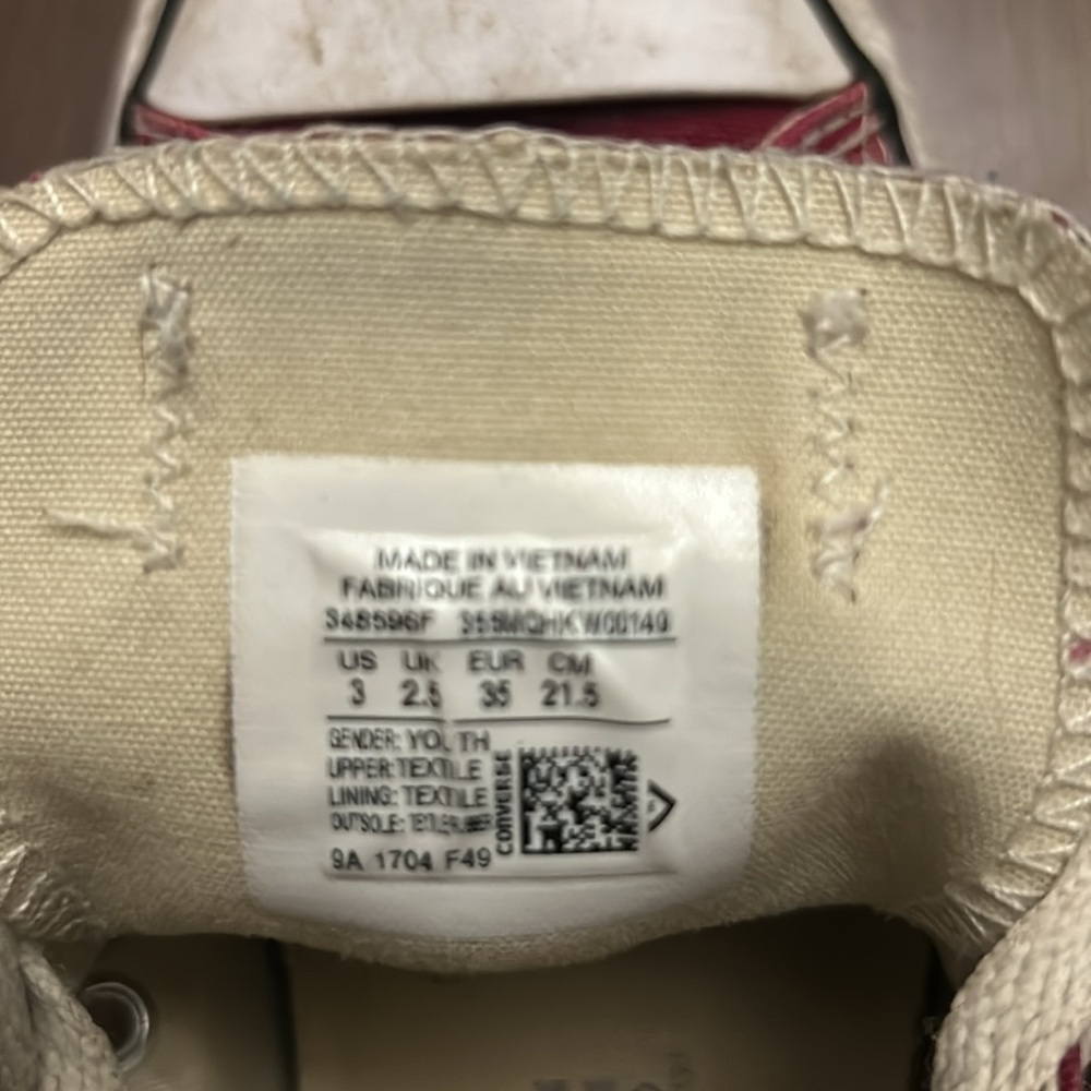 Converse - Picture 3 of 4